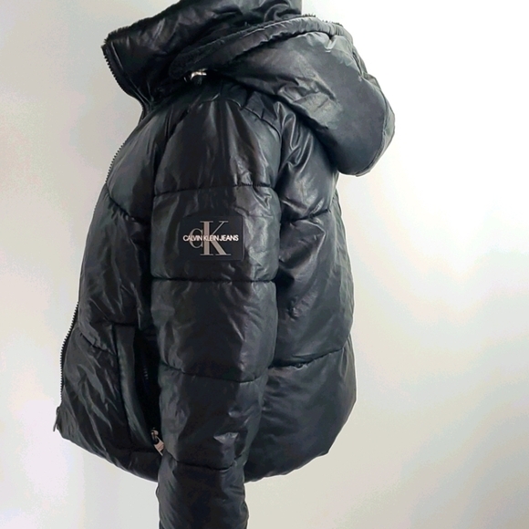 CALVIN KLEIN Logo faux leather puffer jacket - Picture 8 of 13
